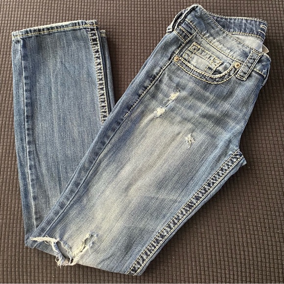 Silver Jeans Lola 17” Straight Distressed Bootcut - Picture 2 of 9